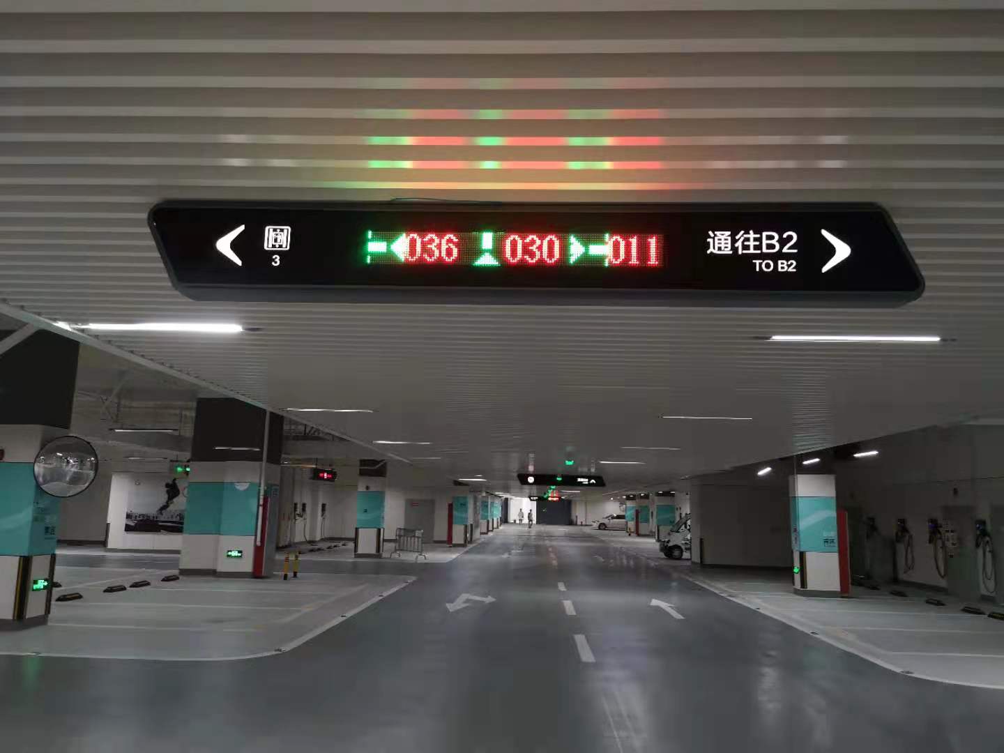 停車場車位引導攝像機3.jpg