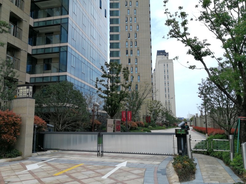寧波中灣廣場停車場2.jpg
